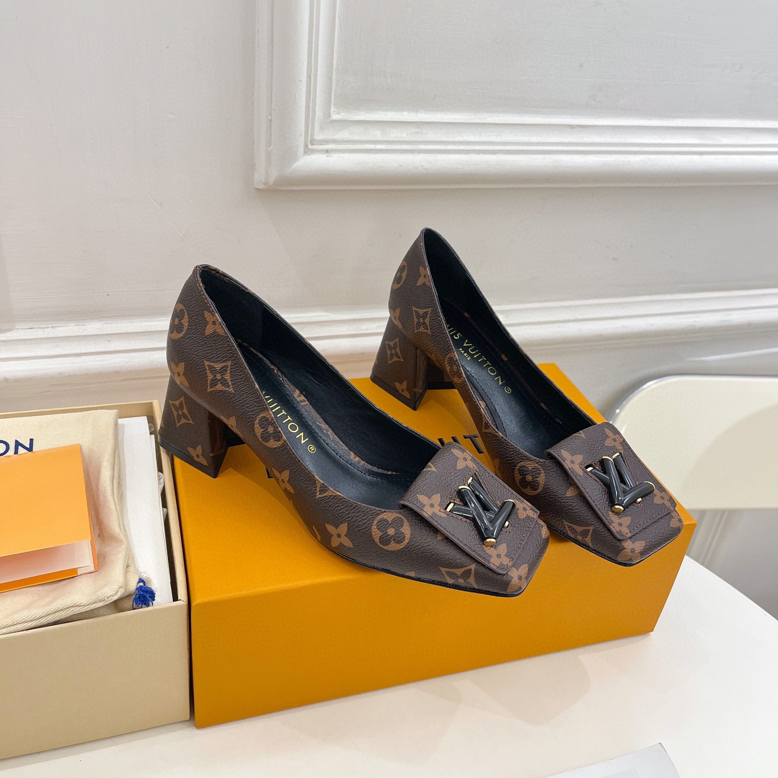 Louis Vuitton LV Trendy Casual Chunky Heels Slide Sandal