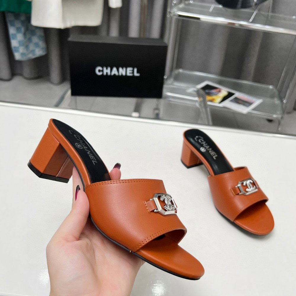 Chanel Flat Open-toed Flip-flops With Thick Heels Slide Sandal